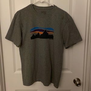 Patagonia T- Shirt - Size medium